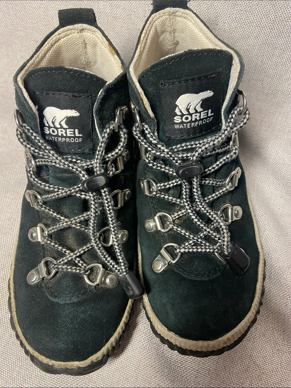 Sorel Kids Suede Lace-Up Waterproof Boots. Size 1